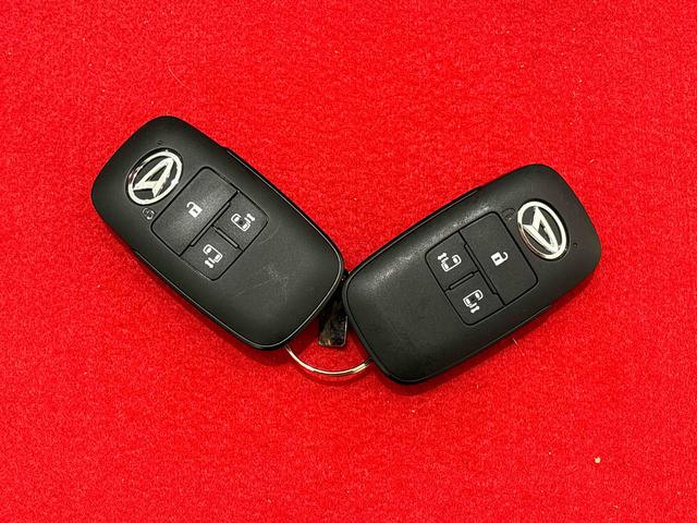 トールカスタムＧＬＥＤヘッドランプ・フォグランプ　　アルミホイール　オートライト　プッシュボタンスタート　クルーズコントロール　　コーナーセンサー　パワースライドドア　キーフリーシステム（広島県）の中古車