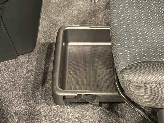 トールカスタムＧ　９インチディスプレイオーディオ　キーフリーバックモニター　電動パーキングブレーキ　後席両側パワースライドドア　オートライト　ＬＥＤヘッドライト・フォグランプ　純正アルミホイール　アイドリングストップ機能（広島県）の中古車