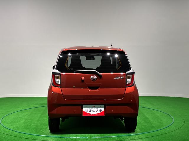 ミライースX SAIII LEDオートライト バックカメラ キーレスLEDヘッドランプ セキュリティアラーム コーナーセンサー 14インチフルホイールキャップ キーレスエントリー 電動格納式ドアミラー ショツピングフック マニュアルエアコン(広島県)の中古車