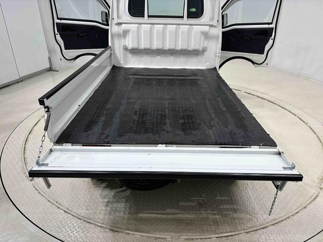 ハイゼットトラックスタンダード　ナビ・バックカメラ・ハロゲンヘッドランプ　トップシェイドガラス　運転席バニティミラー　ＡＭ・ＦＭラジオ　マニュアルエアコン　ガードフレーム　スペアタイヤ（広島県）の中古車