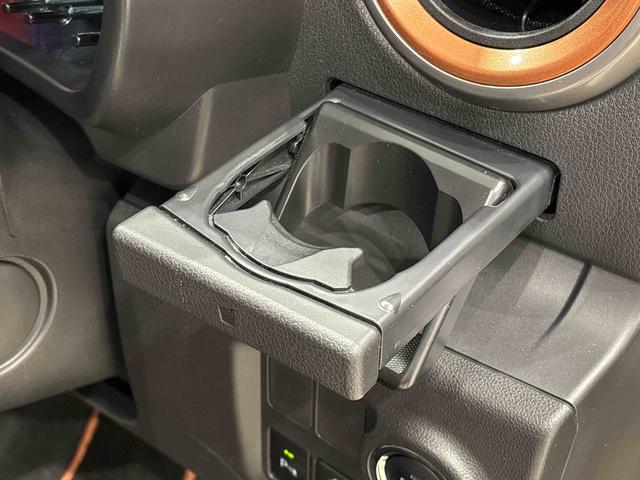 パッソモーダ チャーム ナビ ETC ドライブレコーダーパノラマモニター対応バックカメラ オートハイビーム付きLEDオートライト LEDフォグランプ キーフリーシステム プッシュボタンスタート ステアリングスイッチ オートエアコン 運転席シートヒーター(広島県)の中古車