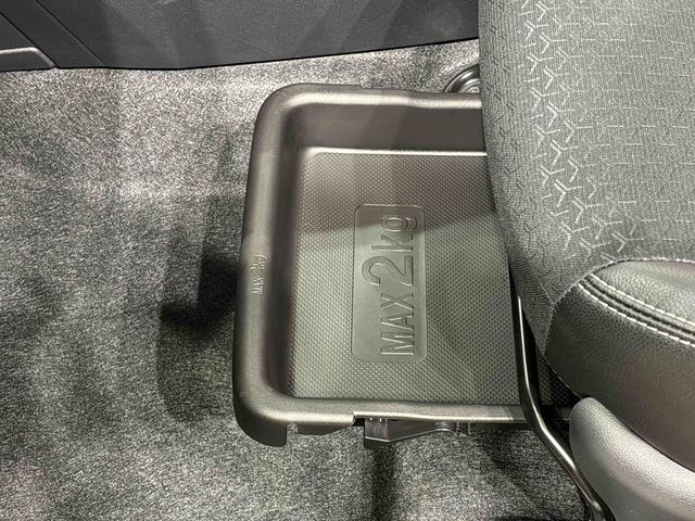 ロッキープレミアムＧ　ＨＥＶＬＥＤヘッドランプ・フォグランプ　全車速追従機能付アダプティブクルーズコントロール　レーンキープコントロール　アルミホイール　シートヒーター　プッシュボタンスタート（広島県）の中古車