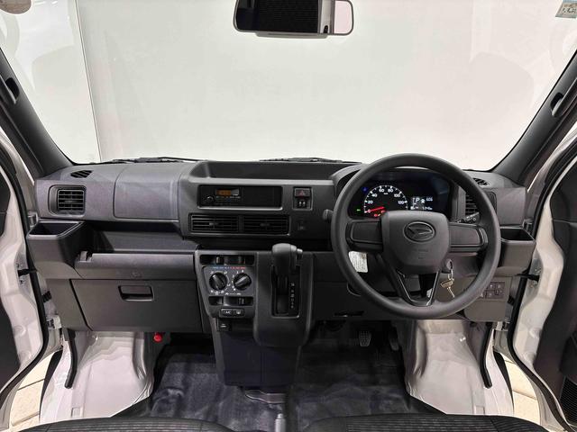 ハイゼットカーゴDXキーレスエントリー マニュアルエアコン 運転席・助手席パワーウインドウ オートライト ハンド式サイドブレーキ ハロゲンヘッドライト アイドリングストップ機能 テンパータイヤ(広島県)の中古車