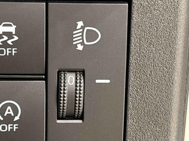 ハイゼットカーゴDXキーレスエントリー マニュアルエアコン 運転席・助手席パワーウインドウ オートライト ハンド式サイドブレーキ ハロゲンヘッドライト アイドリングストップ機能 テンパータイヤ(広島県)の中古車