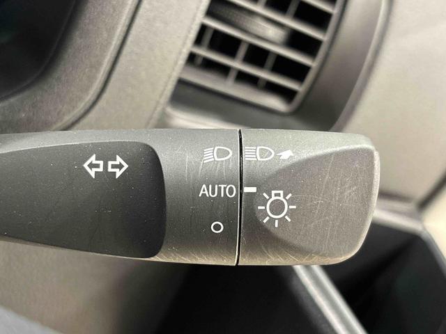 ハイゼットカーゴDXキーレスエントリー マニュアルエアコン 運転席・助手席パワーウインドウ オートライト ハンド式サイドブレーキ ハロゲンヘッドライト アイドリングストップ機能 テンパータイヤ(広島県)の中古車