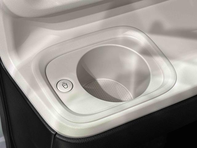 ムーヴキャンバスストライプスＧ　バックモニター対応カメラ　シートヒーターＬＥＤオートライト・フォグランプ　電動パーキングブレーキ　プッシュボタンスタート　セキュリティアラーム　バックカメラ　両側パワースライドドアウエルカムオープン機能　オート電動格納式ドアミラー（広島県）の中古車