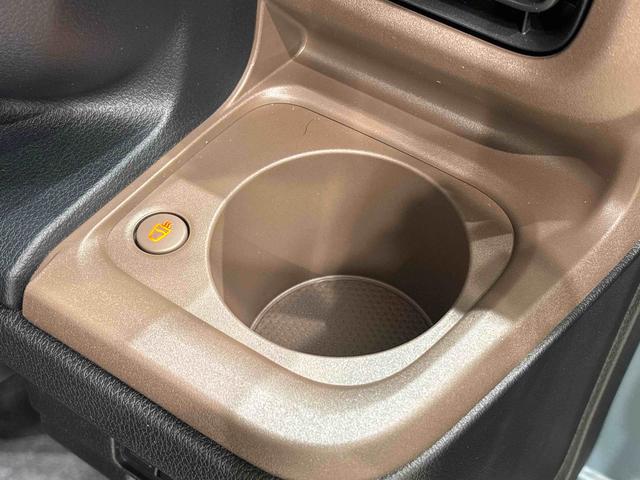 ムーヴキャンバスセオリーＧ　バックカメラ付き　前席シートヒーターＬＥＤオートライト・フォグランプ　電動パーキングブレーキ　プッシュボタンスタート　セキュリティアラーム　バックカメラ　両側パワースライドドアウエルカムオープン機能　オート電動格納式ドアミラー（広島県）の中古車