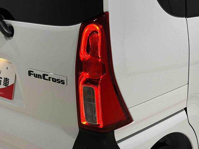 タントファンクロスターボ　後席両側パワースライドドア　キーフリーバックモニター　オートエアコン　電動パーキングブレーキ　運転席・助手席シートヒーター　オートエアコン　サイドエアバッグ　ＬＥＤヘッドライト・フォグランプ　純正１５インチアルミホイール（広島県）の中古車