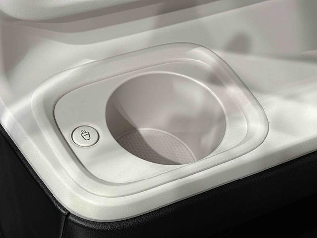 ムーヴキャンバスストライプスＧナビ　バックモニター　ＥＴＣ　ＬＥＤオートライト・フォグランプ　電動パーキングブレーキ　プッシュボタンスタート　セキュリティアラーム　両側パワースライドドアウエルカム　オート電動格納式ドアミラー（広島県）の中古車