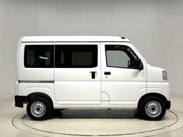 ハイゼットカーゴＤＸ　４ＷＤ　ＡＭ／ＦＭラジオ　ハロゲンヘッドライトマニュアルエアコン　リヤヒーター　オートライト　リヤワイパー　スペアタイヤ　キーレスエントリー　アイドリングストップ機能　運転席・助手席パワーウィンドウ（広島県）の中古車