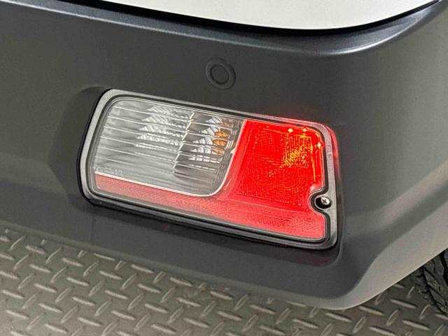 ハイゼットカーゴＤＸ　４ＷＤ　ＡＭ／ＦＭラジオ　ハロゲンヘッドライトマニュアルエアコン　リヤヒーター　オートライト　リヤワイパー　スペアタイヤ　キーレスエントリー　アイドリングストップ機能　運転席・助手席パワーウィンドウ（広島県）の中古車