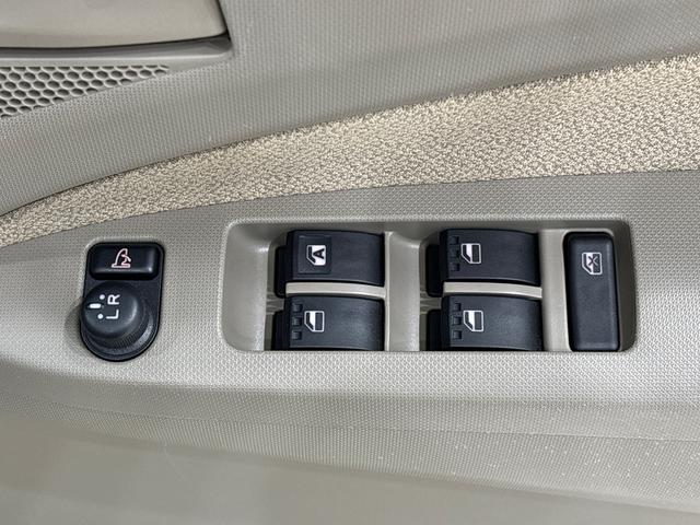 ムーヴＬ　ＳＡ純正ナビゲーション　バックモニター　運転席側シートリフター　電動格納ドアミラー　盗難防止警報アラーム　マニュアルエアコン　キーレスエントリー（広島県）の中古車