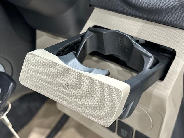 ムーヴＬ　ＳＡ純正ナビゲーション　バックモニター　運転席側シートリフター　電動格納ドアミラー　盗難防止警報アラーム　マニュアルエアコン　キーレスエントリー（広島県）の中古車
