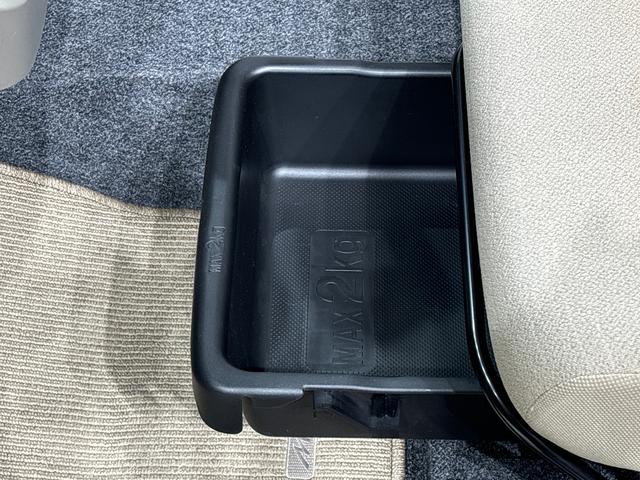 ムーヴＬ　ＳＡ純正ナビゲーション　バックモニター　運転席側シートリフター　電動格納ドアミラー　盗難防止警報アラーム　マニュアルエアコン　キーレスエントリー（広島県）の中古車