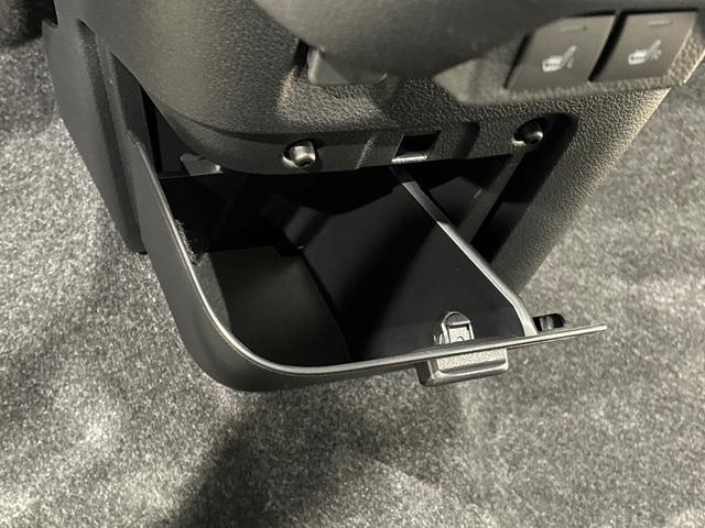 ムーヴキャンバスストライプスＧ　バックモニター対応　電動パーキングブレーキＬＥＤオートライト・フォグランプ　電動パーキングブレーキ　プッシュボタンスタート　セキュリティアラーム　バックカメラ　両側パワースライドドアウエルカムオープン機能　オート電動格納式ドアミラー（広島県）の中古車