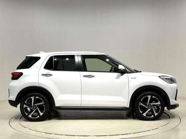 ロッキープレミアムＧ　ＨＥＶ　バックモニター対応カメラＬＥＤヘッドランプ・フォグランプ　全車速追従機能付アダプティブクルーズコントロール　レーンキープコントロール　ブラインドスポットモニター　１７インチアルミホイール　シートヒーター（広島県）の中古車