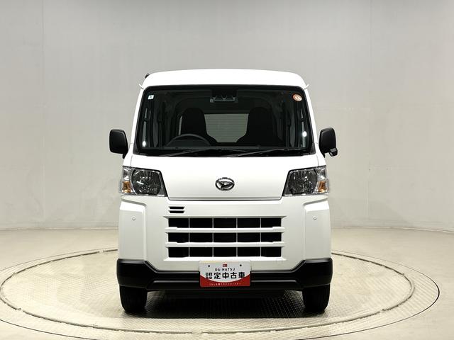 ハイゼットカーゴDXキーレスエントリー マニュアルエアコン 運転席・助手席パワーウインドウ オートライト ハンド式サイドブレーキ ハロゲンヘッドライト アイドリングストップ機能 テンパータイヤ(広島県)の中古車