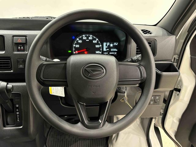 ハイゼットカーゴDXキーレスエントリー マニュアルエアコン 運転席・助手席パワーウインドウ オートライト ハンド式サイドブレーキ ハロゲンヘッドライト アイドリングストップ機能 テンパータイヤ(広島県)の中古車