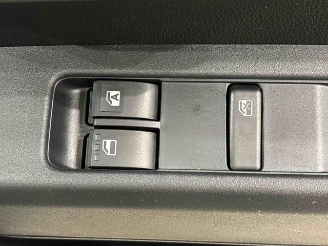 ハイゼットカーゴDXキーレスエントリー マニュアルエアコン 運転席・助手席パワーウインドウ オートライト ハンド式サイドブレーキ ハロゲンヘッドライト アイドリングストップ機能 テンパータイヤ(広島県)の中古車