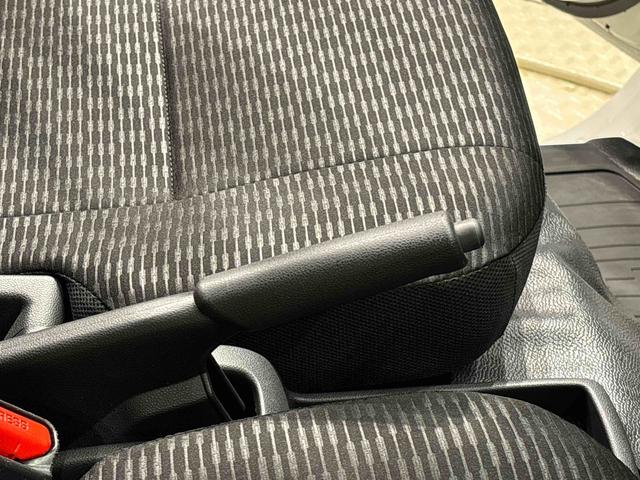 ハイゼットカーゴDXキーレスエントリー マニュアルエアコン 運転席・助手席パワーウインドウ オートライト ハンド式サイドブレーキ ハロゲンヘッドライト アイドリングストップ機能 テンパータイヤ(広島県)の中古車