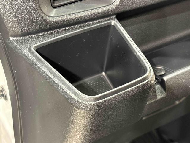 ハイゼットカーゴDXキーレスエントリー マニュアルエアコン 運転席・助手席パワーウインドウ オートライト ハンド式サイドブレーキ ハロゲンヘッドライト アイドリングストップ機能 テンパータイヤ(広島県)の中古車