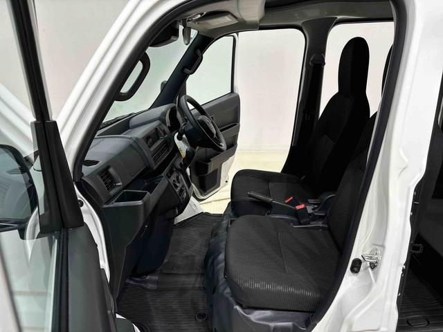 ハイゼットカーゴDXキーレスエントリー マニュアルエアコン 運転席・助手席パワーウインドウ オートライト ハンド式サイドブレーキ ハロゲンヘッドライト アイドリングストップ機能 テンパータイヤ(広島県)の中古車