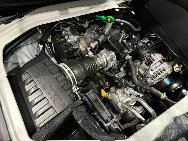 ハイゼットカーゴDXキーレスエントリー マニュアルエアコン 運転席・助手席パワーウインドウ オートライト ハンド式サイドブレーキ ハロゲンヘッドライト アイドリングストップ機能 テンパータイヤ(広島県)の中古車