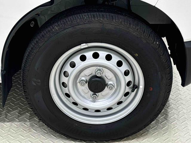 ハイゼットカーゴDXキーレスエントリー マニュアルエアコン 運転席・助手席パワーウインドウ オートライト ハンド式サイドブレーキ ハロゲンヘッドライト アイドリングストップ機能 テンパータイヤ(広島県)の中古車