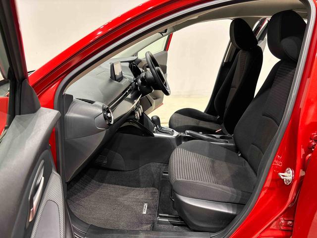 デミオ１３Ｓナビゲーション　バックカメラ　ＥＴＣ　オートエアコン　オートライト　電動格納式ドアミラー　プッシュスタート　シートヒーターシートリフター（広島県）の中古車