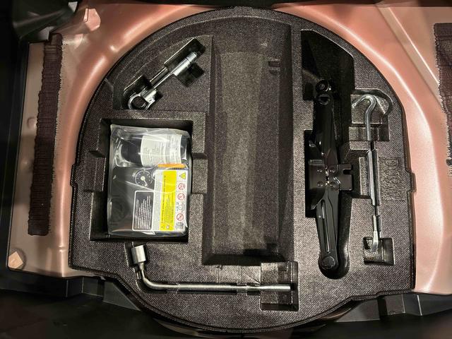 デミオ１３Ｓナビゲーション　バックカメラ　ＥＴＣ　オートエアコン　オートライト　電動格納式ドアミラー　プッシュスタート　シートヒーターシートリフター（広島県）の中古車