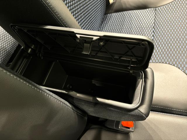 タントカスタムＲＳ　パノラマモニター対応カメラ　サイドエアバッグＬＥＤヘッドライト・フォグランプ　電動パーキングブレーキ　プッシュボタンスタート　後席両側パワースライドドア　運転席・助手席シートヒーター　オートエアコン　オートライト　純正１５インチアルミホイール（広島県）の中古車