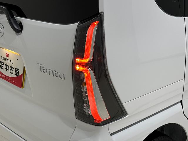 タントカスタムＲＳ　パノラマモニター対応カメラ　サイドエアバッグＬＥＤヘッドライト・フォグランプ　電動パーキングブレーキ　プッシュボタンスタート　後席両側パワースライドドア　運転席・助手席シートヒーター　オートエアコン　オートライト　純正１５インチアルミホイール（広島県）の中古車