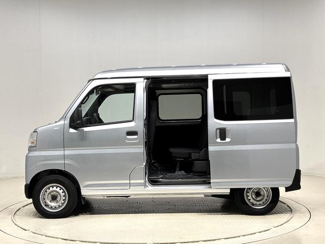 ハイゼットカーゴＤＸ　ＡＭ／ＦＭラジオ　２ＷＤ　ＣＶＴ車　キーレス付車リヤワイパー　ハイマウントストップランプ　前後コーナーセンサー　オートライト　オートハイビーム　アイドリングストップ　オーバーヘッドシェルフ　両側スライドドア　前席エアバック　マニュアルエアコン（広島県）の中古車