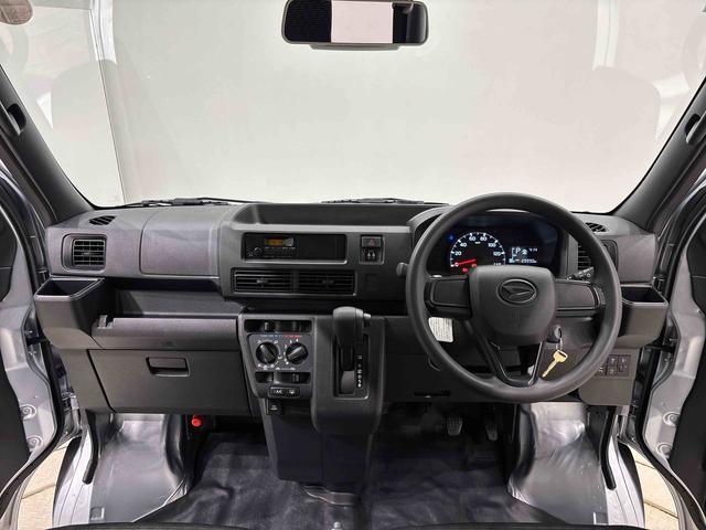 ハイゼットカーゴＤＸ　ＡＭ／ＦＭラジオ　２ＷＤ　ＣＶＴ車　キーレス付車リヤワイパー　ハイマウントストップランプ　前後コーナーセンサー　オートライト　オートハイビーム　アイドリングストップ　オーバーヘッドシェルフ　両側スライドドア　前席エアバック　マニュアルエアコン（広島県）の中古車