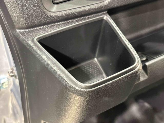 ハイゼットカーゴＤＸ　ＡＭ／ＦＭラジオ　２ＷＤ　ＣＶＴ車　キーレス付車リヤワイパー　ハイマウントストップランプ　前後コーナーセンサー　オートライト　オートハイビーム　アイドリングストップ　オーバーヘッドシェルフ　両側スライドドア　前席エアバック　マニュアルエアコン（広島県）の中古車