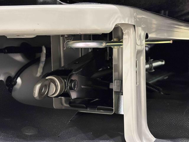 ハイゼットカーゴＤＸ　ＡＭ／ＦＭラジオ　２ＷＤ　ＣＶＴ車　キーレス付車リヤワイパー　ハイマウントストップランプ　前後コーナーセンサー　オートライト　オートハイビーム　アイドリングストップ　オーバーヘッドシェルフ　両側スライドドア　前席エアバック　マニュアルエアコン（広島県）の中古車