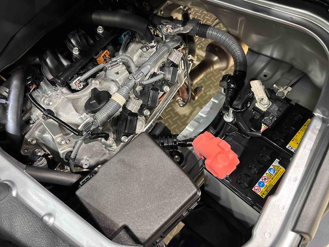 ハイゼットカーゴＤＸ　ＡＭ／ＦＭラジオ　２ＷＤ　ＣＶＴ車　キーレス付車リヤワイパー　ハイマウントストップランプ　前後コーナーセンサー　オートライト　オートハイビーム　アイドリングストップ　オーバーヘッドシェルフ　両側スライドドア　前席エアバック　マニュアルエアコン（広島県）の中古車