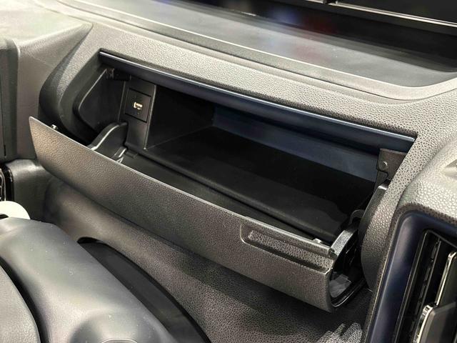 タントカスタムＲＳ　ターボ　両側電動スライドドア　電子パーキングパノラマカメラ　ＬＥＤオートライト　パワースライドドアウェルカムオープン機能　電動パーキングブレーキ　運転席助手席シートヒーター　アルミホイール　キーフリーシステム　　オート電動格納式ドアミラー（広島県）の中古車