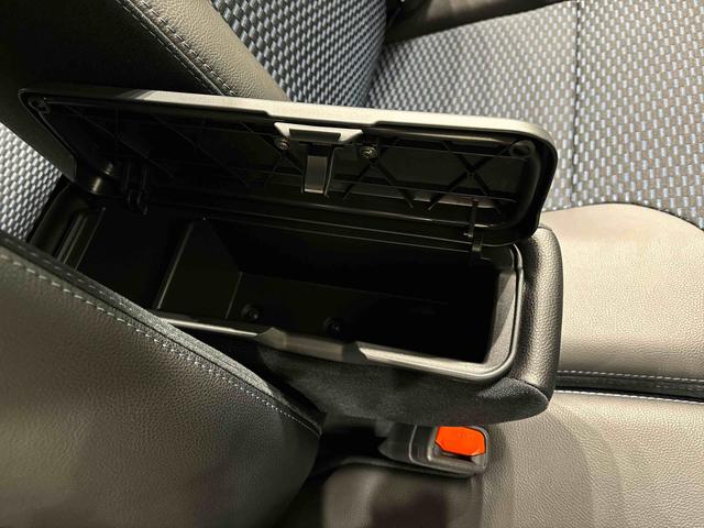 タントカスタムＲＳ　ターボ　両側電動スライドドア　電子パーキングパノラマカメラ　ＬＥＤオートライト　パワースライドドアウェルカムオープン機能　電動パーキングブレーキ　運転席助手席シートヒーター　アルミホイール　キーフリーシステム　　オート電動格納式ドアミラー（広島県）の中古車