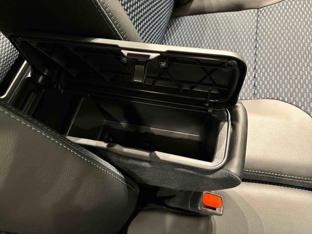 タントカスタムＲＳ　　未走行　保証継承　令和７年式　　ターボＬＥＤオートライト　パワースライドドアウェルカムオープン機能　オート電動格納式ドアミラー　助手席ロングスライド　助手席イージークローザー　アルミホイール　キーフリーシステム（広島県）の中古車