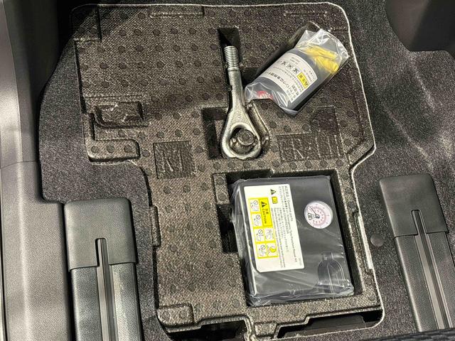 タントカスタムＲＳ　　未走行　保証継承　令和７年式　　ターボＬＥＤオートライト　パワースライドドアウェルカムオープン機能　オート電動格納式ドアミラー　助手席ロングスライド　助手席イージークローザー　アルミホイール　キーフリーシステム（広島県）の中古車