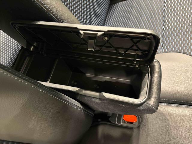 タントカスタムＲＳＬＥＤオートライト　パワースライドドアウェルカムオープン機能　電動パーキングブレーキ　運転席助手席シートヒーター　アルミホイール　キーフリーシステム　　オート電動格納式ドアミラー（広島県）の中古車