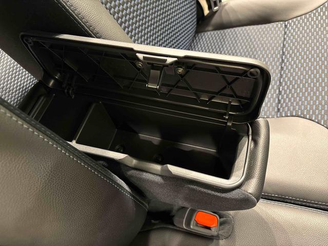 タントカスタムＲＳ　バックカメラ付きＬＥＤオートライト　パワースライドドアウェルカムオープン機能　電動パーキングブレーキ　運転席助手席シートヒーター　アルミホイール　キーフリーシステム　　オート電動格納式ドアミラー（広島県）の中古車