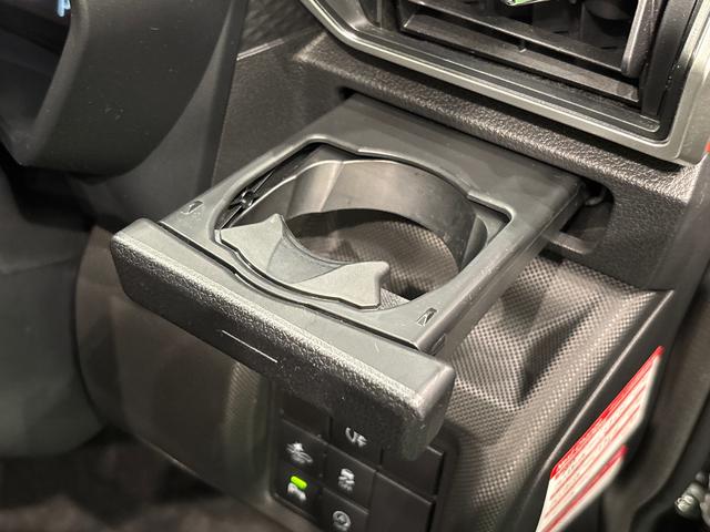ロッキーGLEDヘッドランプ・フォグランプ 全車速追従機能付アダプティブクルーズコントロール レーンキープコントロール 17インチアルミホイール シートヒーター プッシュボタンスタート(広島県)の中古車