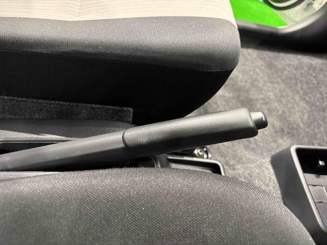 ミライースX SAIII コーナーセンサー 衝突回避支援システム搭載LEDヘッドランプ セキュリティアラーム コーナーセンサー 14インチフルホイールキャップ キーレスエントリー 電動格納式ドアミラー ショツピングフック マニュアルエアコン(広島県)の中古車