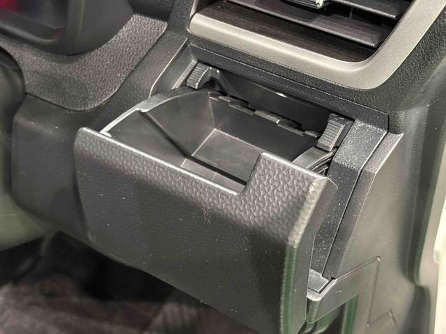 トールカスタムＧ　後席モニター　電動パーキングブレーキ　ナビＬＥＤヘッドランプ・フォグランプ　　１４インチアルミホイール　オートライト　プッシュボタンスタート　クルーズコントロール　　コーナーセンサー　パワースライドドア　キーフリーシステム（広島県）の中古車