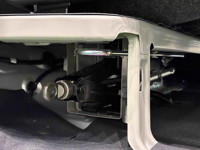 ハイゼットカーゴＤＸ　２ＷＤキーレスエントリー　マニュアルエアコン　運転席・助手席パワーウインドウ　オートライト　ハンド式サイドブレーキ　ハロゲンヘッドライト　アイドリングストップ機能　　　テンパータイヤ（広島県）の中古車