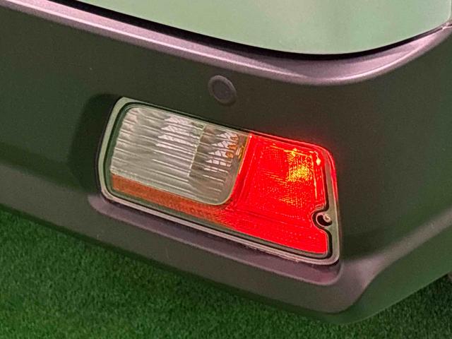 ハイゼットカーゴＤＸ　２ＷＤキーレスエントリー　マニュアルエアコン　運転席・助手席パワーウインドウ　オートライト　ハンド式サイドブレーキ　ハロゲンヘッドライト　アイドリングストップ機能　　　テンパータイヤ（広島県）の中古車