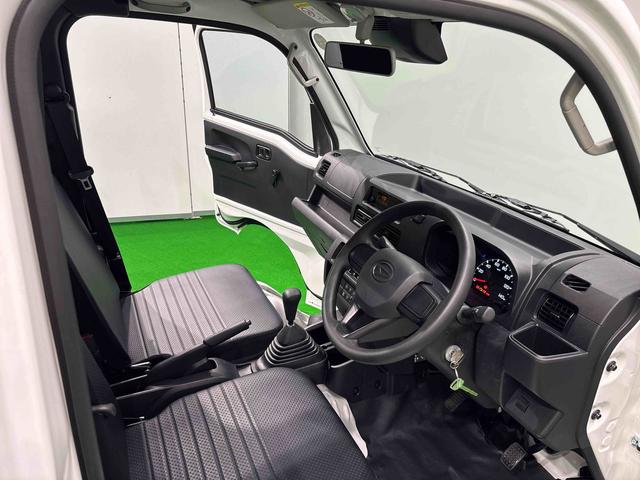ハイゼットトラックスタンダード　５ＭＴ　４ＷＤ　ＡＭ／ＦＭラジオハロゲンヘッドランプ　トップシェイドガラス　運転席ＳＲＳエアバック　バックソナー　電動式パワーステアリング　ＡＭ／ＦＭラジオ　あゆみ板掛けテールゲート　ＶＳＣ＆ＴＲＣ（広島県）の中古車