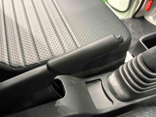 ハイゼットトラックスタンダード　５ＭＴ　４ＷＤ　ＡＭ／ＦＭラジオハロゲンヘッドランプ　トップシェイドガラス　運転席ＳＲＳエアバック　バックソナー　電動式パワーステアリング　ＡＭ／ＦＭラジオ　あゆみ板掛けテールゲート　ＶＳＣ＆ＴＲＣ（広島県）の中古車